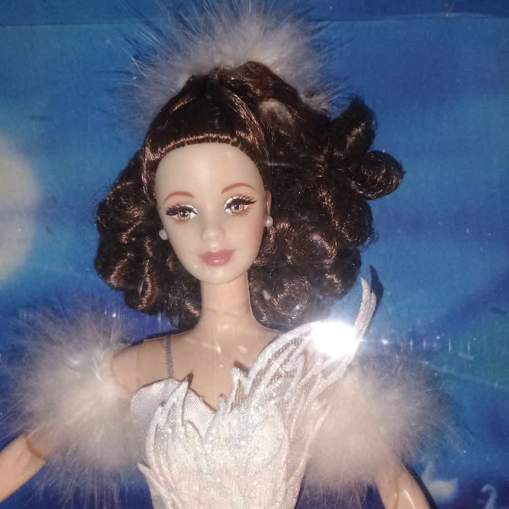 Swan Ballerina From Swan Lake Barbie Doll - Picture 4 of 4